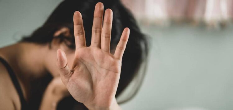 ഡൽഹിയിൽ എംബിബിഎസ് വിദ്യാർത്ഥിയെ കൂട്ടബലാത്സംഗത്തിന് ഇരയാക്കി; ദൃശ്യങ്ങൾ പകർത്തി ഭീഷണിപ്പെടുത്തിയതായും പരാതി