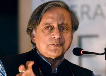 ബിജെപിയെ നേരിടാന്‍ കോണ്‍ഗ്രസ് കുറച്ച് കൂടി ഇടതുപക്ഷമായി: ശശി തരൂര്‍