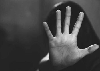 ആണ്‍സുഹൃത്തിനെ മര്‍ദ്ദിച്ചവശനാക്കി 19കാരിയെ തട്ടികൊണ്ടുപോയി കൂട്ടബലാത്സംഗം; നഗ്നയാക്കി ഉപേക്ഷിച്ചനിലയിൽ