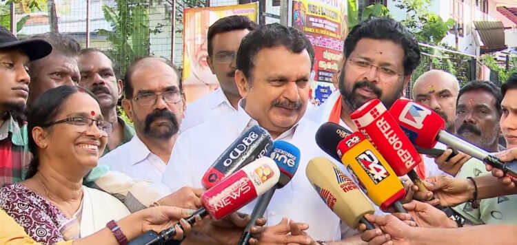 കടകംപള്ളിയിലേക്ക് മാത്രം പോരാ,വാസവനിലേക്കും അന്വേഷണമെത്തണം, മന്ത്രിമാർ അറിയാതെ ഇത്രയും വലിയ കൊള്ള നടക്കില്ല’