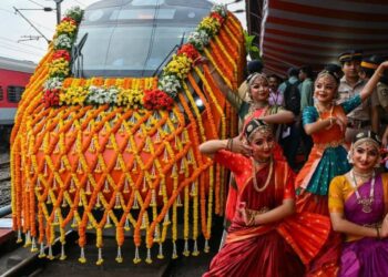 വന്ദേഭാരതിൽ വിദ്യാർത്ഥികൾ RSS ഗണഗീതം പാടിയ സംഭവം; അന്വേഷണത്തിന് ഉത്തരവിട്ട് വിദ്യാഭ്യാസ മന്ത്രി
