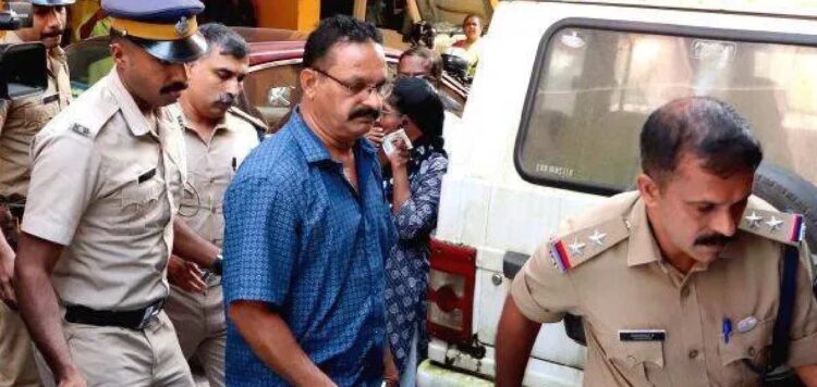 ചെമ്പ് എന്ന് എഴുതിയത് മേലുദ്യോഗസ്ഥർ പറഞ്ഞിട്ട്’; മൊഴി നൽകി സുധീഷ് കുമാർ; ദേവസ്വം മുൻ ഭരണസമിതിക്ക് കുരുക്ക്