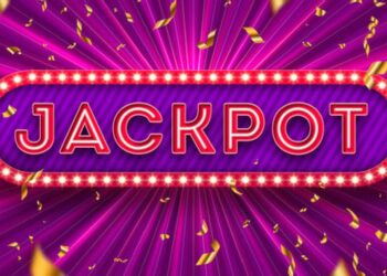 സുഹൃത്തിനോട് കടം വാങ്ങി ലോട്ടറിയെടുത്തു; ജാക്ക്പോട്ട് വിജയം; ഒരു കോടി സുഹൃത്തിനെന്ന് ഭാഗ്യവാൻ