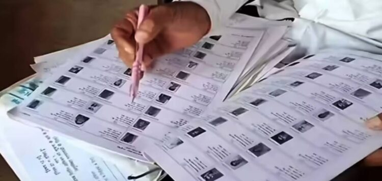 സമ്മര്‍ദ്ദം താങ്ങാനാകുന്നില്ല, വിഷം കഴിച്ച് ചാവും’: ജീവനൊടുക്കുമെന്ന ഭീഷണിയുമായി ബിഎല്‍ഒ