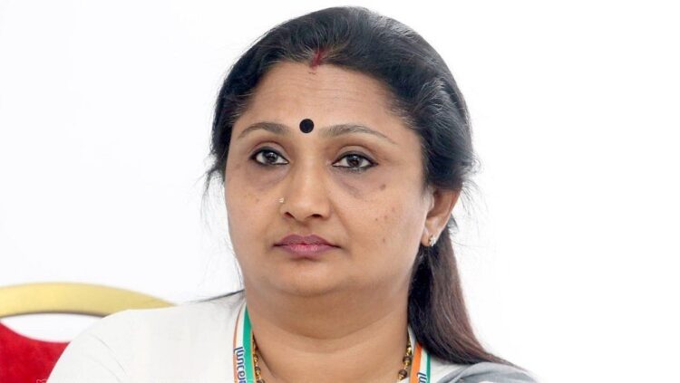 ഇനി മേയർ സ്ഥാനത്തേക്കില്ല, മാനദണ്ഡങ്ങൾ ലംഘിക്കപ്പെട്ടു എന്ന പരാതിയുണ്ട്’; കടുത്ത അതൃപ്തിയിൽ ദീപ്തി മേരി വർഗീസ്