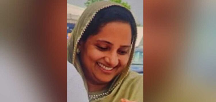 തൃശൂരില്‍ യുവതി വീട്ടിനുള്ളില്‍ പൊള്ളലേറ്റ് മരിച്ച നിലയില്‍; മൃതദേഹത്തിന് സമീപം ഒഴിഞ്ഞ മണ്ണെണ്ണക്കുപ്പി;ദുരൂഹത