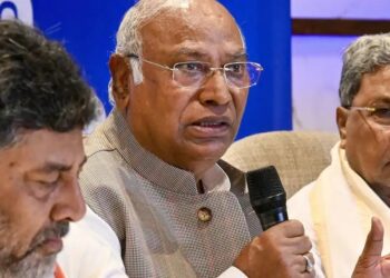 വാക്കുപാലിക്കണം,അല്ലെങ്കിൽ എനിക്ക് വിലയുണ്ടാകില്ല’; ഡികെയോടും സിദ്ധരാമയ്യയോടും ഖർഗെ; രണ്ടാം കൂടിക്കാഴ്ച ഇന്ന്