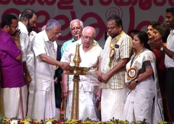 സ്കൂൾ കലോത്സവത്തിന് തിരി തെളിഞ്ഞു, പൂരനഗരിയിൽ കലാ മാമാങ്കം