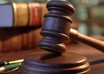 ബൈക്കില്‍ ഡ്രൈവര്‍ക്കുപുറമേ രണ്ട് യാത്രക്കാര്‍ ഉണ്ടായിരുന്നതിന്റെ പേരില്‍ ഇന്‍ഷുറന്‍സ് തുക കുറയ്ക്കാനാകില്ല: ഹൈക്കോടതി