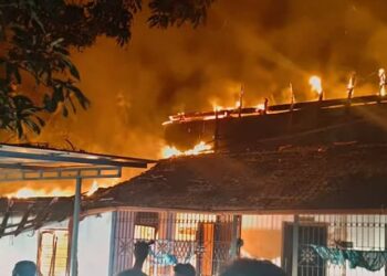 കുന്നംകുളത്ത് വീടിന് തീപിടിച്ചു; ആറംഗ കുടുംബം രക്ഷപ്പെട്ടത് തലനാരിഴയ്ക്ക്