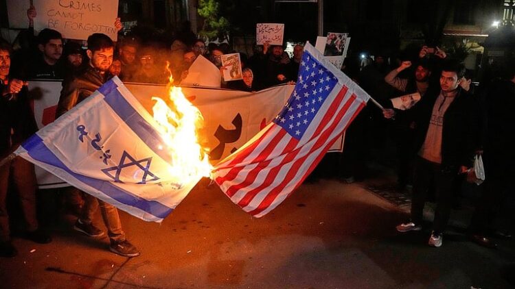 അനാവശ്യ യാത്രകൾ ഒഴിവാക്കുക’; ഇറാൻ സംഘർഷത്തിൽ ഇസ്രയേലിലെ ഇന്ത്യൻ പൗരന്മാർക്ക് ജാഗ്രതാനിർദേശം