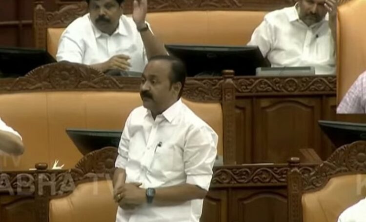 സഹകരിക്കാനാവില്ലെന്ന് സതീശന്, പ്രതിപക്ഷത്തിന്റേത് തിണ്ണമിടുക്കെന്ന് എംബി രാജേഷ്; സ്വര്ണക്കൊള്ള നിയമസഭയില്