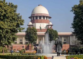 വിവാഹപൂര്‍വ ലൈംഗിക ബന്ധത്തില്‍ നിന്ന് വിട്ടു നില്‍ക്കണം; സുപ്രിംകോടതി