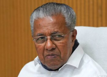 ഡി എ സന്ദേശ വിവാദം’; ഇനി സന്ദേശം അയക്കരുതെന്ന് കേരള ഹൈക്കോടതി, സര്‍ക്കാരിന് തിരിച്ചടി