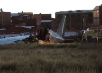 പുതുതായി അച്ചടിച്ച നോട്ടുകളുമായി പോയ സെെനിക വിമാനം ബൊളീവിയയിൽ തകർന്ന് വീണു; 15 പേർ കൊല്ലപ്പെട്ടു