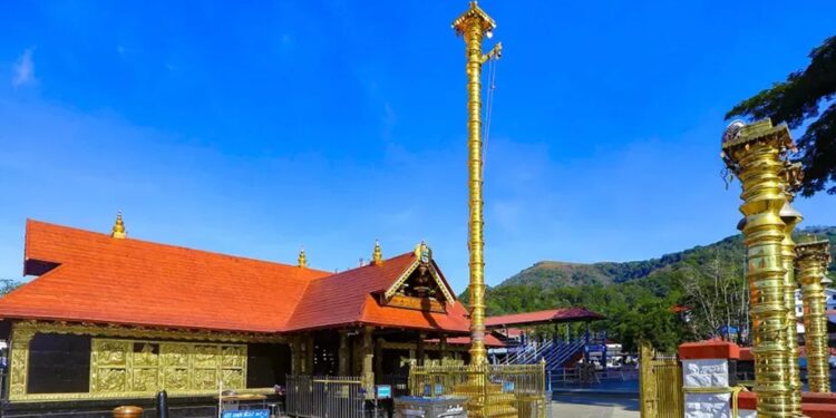 ശബരിമല കൊടിമരം പുനർനിർമ്മാണം; ചട്ടം മറികടന്ന് ഭക്തരിൽ നിന്ന് നേരിട്ട് സ്വർണം വാങ്ങി എഎസ്പി കുറുപ്പ്