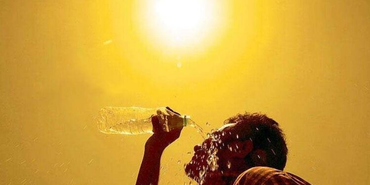 അള്‍ട്രാവയലറ്റ് വികിരണം: ചെങ്ങന്നൂരിലും മൂന്നാറിലും ഓറഞ്ച് അലര്‍ട്ട്, പകല്‍ പുറത്തിറങ്ങുമ്പോള്‍ ജാഗ്രത