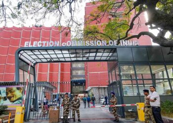 തെരഞ്ഞെടുപ്പ് ഒരുക്കങ്ങളിലേക്ക് കടന്ന് ഇലക്ഷന്‍ കമ്മീഷന്‍; ഉദ്യോഗസ്ഥ സംഘത്തിന്റെ കേരള സന്ദര്‍ശനം ഇന്നുമുതല്‍