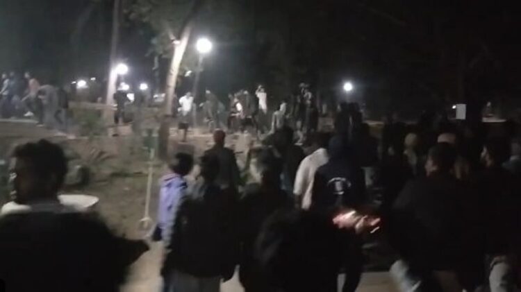 ജെഎൻയുവിൽ വിദ്യാർത്ഥി സംഘർഷം, കല്ലേറിൽ നിരവധിപ്പേർക്ക് പരിക്ക്