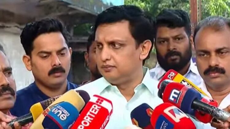 സംസ്ഥാനത്തെ പഴയ കെട്ടിടങ്ങള്‍ പരിശോധിക്കും’; വലിയങ്ങാടിയില്‍ ഉദ്യോഗസ്ഥര്‍ വീഴ്ച വരുത്തിയിട്ടുണ്ടെങ്കില്‍ കര്‍ശന നടപടി’