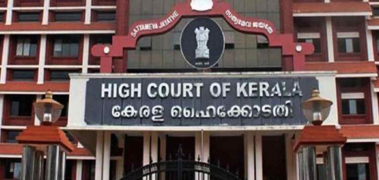 സഹകരണ വകുപ്പ് സോഫ്റ്റ്വെയര് കരാറില് സര്ക്കാരിന് തിരിച്ചടി: ടെന്ഡര് നടപടികള് ഹൈക്കോടതി സ്റ്റേ ചെയ്തു