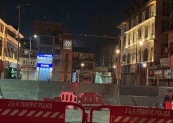 ഖമനയിയുടെ മരണം; പ്രതിഷേധങ്ങൾക്ക് പിന്നാലെ ലാൽ ചൗക്ക് അടച്ചു, ഇന്റർനെറ്റ് സർവീസുകൾക്ക് നിയന്ത്രണം