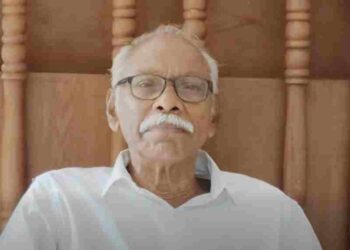 രാഹുലും പ്രിയങ്കയും എന്ത് ചെയ്തു? വയനാട് ദുരന്തബാധിതരോട് കോൺഗ്രസ് മര്യാദ കാണിച്ചില്ല’; എം എൻ കാരശ്ശേരി