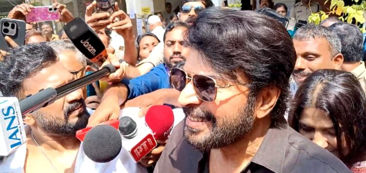 ഞാൻ വോട്ട് ചെയ്തു, എല്ലാവരും വോട്ട് ചെയ്യണം, അഞ്ച് വര്ഷത്തിലൊരിക്കല് കിട്ടുന്ന അവസരമല്ലേ’: മമ്മൂട്ടി