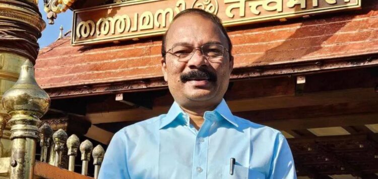 ശബരിമല സ്വര്ണക്കൊള്ള: പി എസ് പ്രശാന്തിനെ വീണ്ടും ചോദ്യം ചെയ്തു; നിഷേധിച്ച് ദേവസ്വം ബോര്ഡ് മുന് പ്രസിഡന്റ്