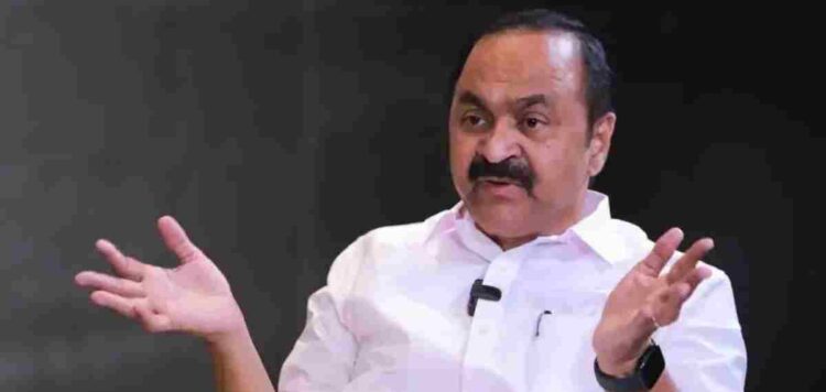കേരളത്തില്‍ യുഡിഎഫ് തരംഗം; നൂറിലേറെ സീറ്റ് നേടി അധികാരത്തില്‍ വരും: വി ഡി സതീശന്‍