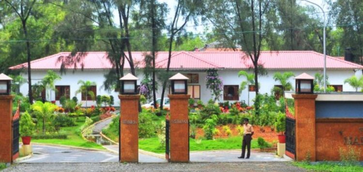 വിദ്യാർത്ഥികളെ സംഘടിപ്പിക്കരുത്,മുദ്രാവാക്യം വിളിക്കരുത്’;മലയാളസർവകലാശാലയിൽ രാഷ്ട്രീയ പ്രവർത്തനത്തിന് വിലക്ക്
