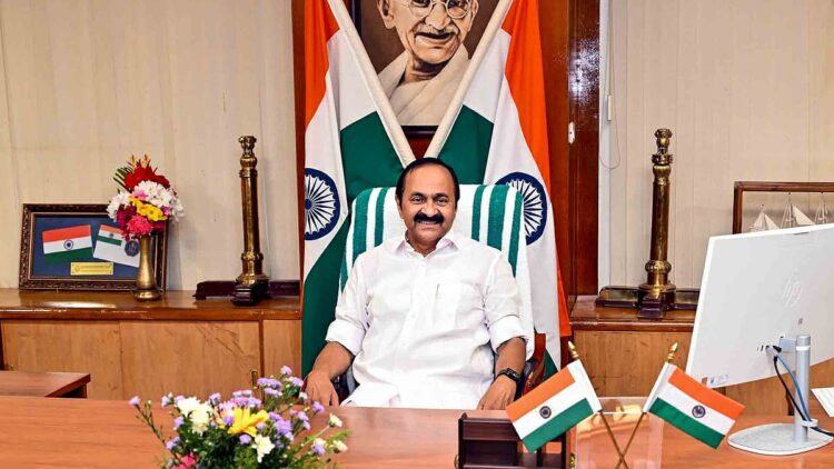 വടശേരി ദാമോദരന്‍ മേനോന്‍ സതീശന്‍’; ജിന്റോയുടെ ജാതിവാല്‍ വിമര്‍ശനത്തില്‍ അനുകൂലിച്ചും എതിര്‍ത്തും കോണ്‍ഗ്രസ് നേതാക്കള്