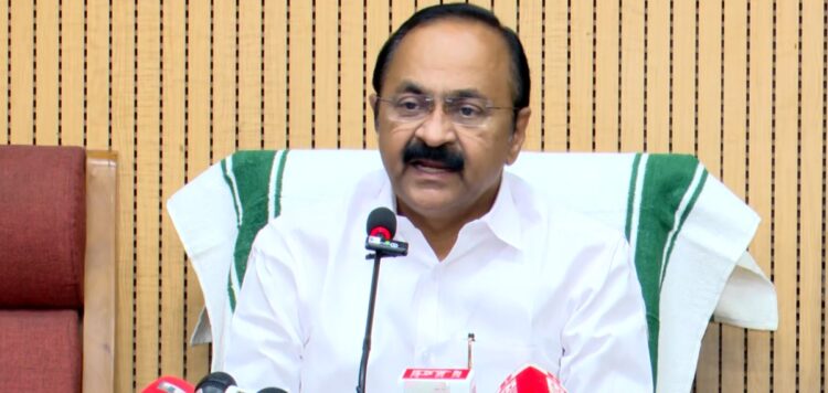 മുനമ്പത്ത് രണ്ട് മതവിഭാഗങ്ങളെ തമ്മിലടിപ്പിക്കാൻ സംഘപരിവാർ ശ്രമിച്ചു, LDF സർക്കാരതിന് കുടപിടിച്ചു: മുഖ്യമന്ത്രി