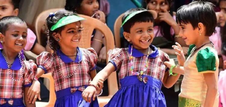 മറ്റൊരു അധ്യയന വർഷത്തിന് തുടക്കം, 3 ലക്ഷത്തോളം കുട്ടികൾ ഒന്നാം ക്ലാസിലേക്ക്