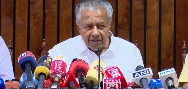 സ്വകാര്യകമ്പനികളെ മാടിവിളിക്കുന്ന ബജറ്റ്, കേരളത്തിന് അപകടമെന്ന സൂചന: വിമര്ശിച്ച് പിണറായി വിജയന്