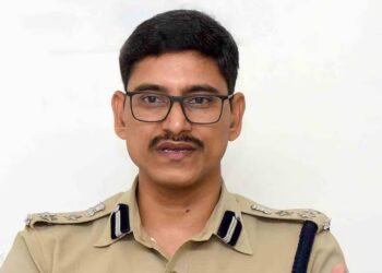 ഐപിഎസ് തലപ്പത്ത് അഴിച്ചുപണി തുടരുന്നു; രാത്രി വൈകിയും സ്ഥലം മാറ്റ ഉത്തരവ്