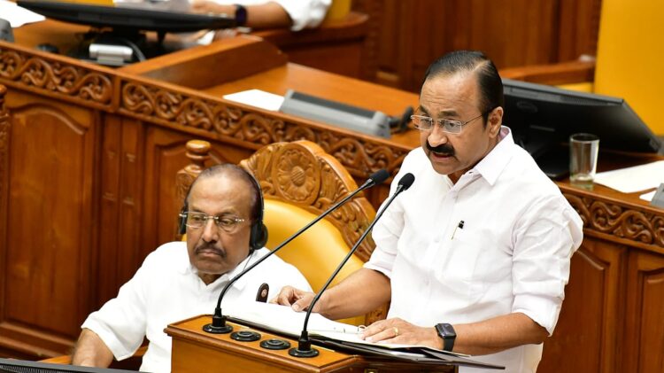 കേരളത്തെ പോര്‍ട്ട് സിറ്റിയാക്കും, ലോക മാരിടൈം ഭൂപടത്തില്‍ വന്‍ശക്തിയാക്കും; മിഷന്‍ സമുദ്ര നടപ്പാക്കുമെന്ന് മുഖ്യമന്ത്രി