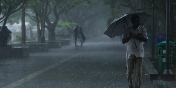 സംസ്ഥാനത്ത് ശക്തമായ മഴയ്ക്ക് സാധ്യത; അഞ്ച് ജില്ലകളില്‍ യെല്ലോ അലേര്‍ട്ട്