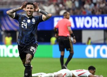ഇത് അർജന്റീനയാടാ; ഇംഗ്ലണ്ടിനെ തോൽപ്പിച്ച് ഫൈനലിൽ