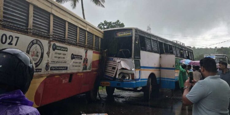വയനാട് കെഎസ്ആര്‍ടിസി ബസുകള്‍ കൂട്ടിയിടിച്ചു; നിരവധി പേര്‍ക്ക് പരിക്ക്