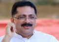 ചെവിയില്‍ പിടിച്ചത് തമാശയ്ക്ക്, നുള്ളുകയോ വേദനിപ്പിക്കുകയോ ചെയ്തതല്ല: കെ ടി ജലീല്‍