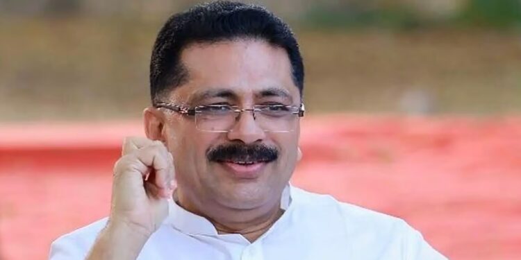 ചെവിയില്‍ പിടിച്ചത് തമാശയ്ക്ക്, നുള്ളുകയോ വേദനിപ്പിക്കുകയോ ചെയ്തതല്ല: കെ ടി ജലീല്‍