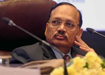 ‘പാറ്റ’ എന്ന് വിളിച്ചത് വ്യാജ നിയമ ബിരുദധാരികളെ, രാജ്യത്തെ യുവാക്കളെയല്ല’: ചീഫ് ജസ്റ്റിസ് സൂര്യകാന്ത്