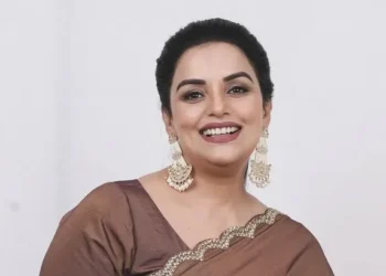 നിരപരാധിത്വം തെളിയിക്കാതെ ഇനി പടിയിറങ്ങില്ല; പ്രതികരണവുമായി ശ്വേത മേനോന്