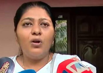 മൂന്ന് കോടിക്ക് മന്ത്രിപദവി; വിദ്യാബാലകൃഷ്ണനെ വിളിച്ച രണ്ട് പേര്‍ പിടിയില്‍